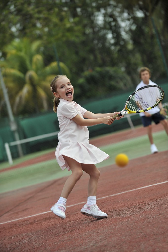 solide Ontslag elleboog How to Get your Kids Excited about Tennis (or Any Other Sport) - TENNIS  EXPRESS BLOG